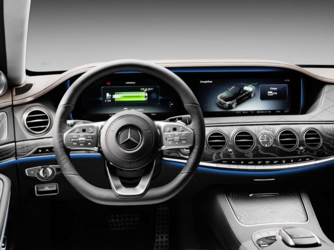 Mercedes S-Class: 2 литра бензина на 100 километров пути