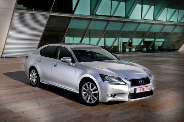 Lexus откажется от гибридов в пользу электрокаров и водородных авто
