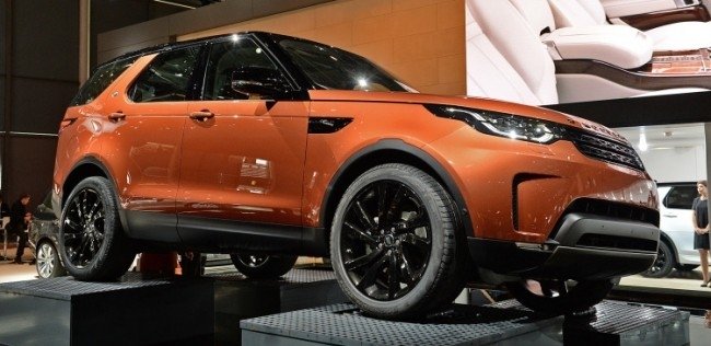 Land Rover представил в Париже Discovery нового поколения