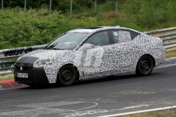 На Нюрбургринге тестируют Opel Corsa в кузове седан