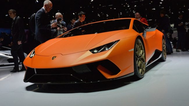 Купе Huracan Perfomante получило мощный V10 двигатель от Lamborghini