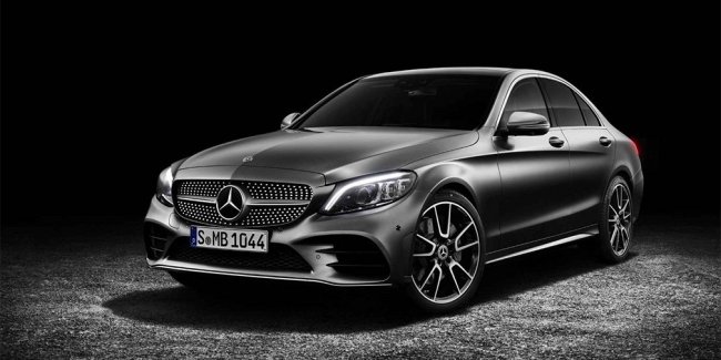 Компания Mercedes-Benz представила обновленный C-Class