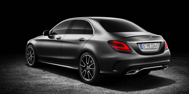 Компания Mercedes-Benz представила обновленный C-Class