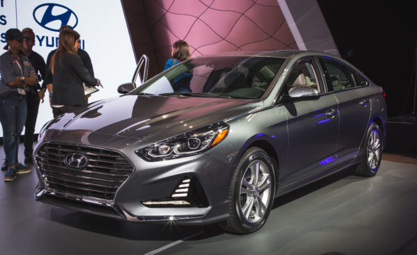В Чикаго представили плагин-гибридную версию Hyundai Sonata