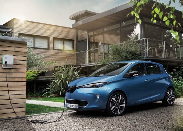 Renault представит в Женеве более мощную версию электрокара Zoe