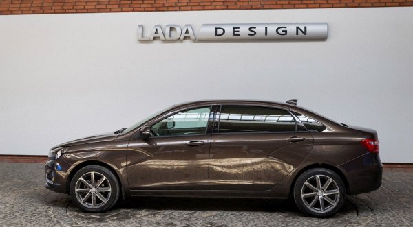 «АвтоВАЗ» прекращает выпуск люксовой версии LADA Vesta