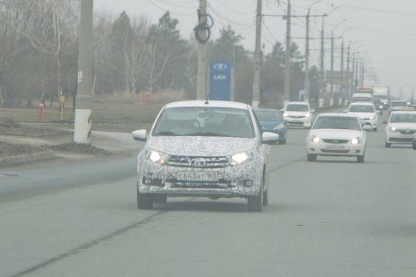 Новую LADA Granta продолжают обкатывать дорогами Тольятти
