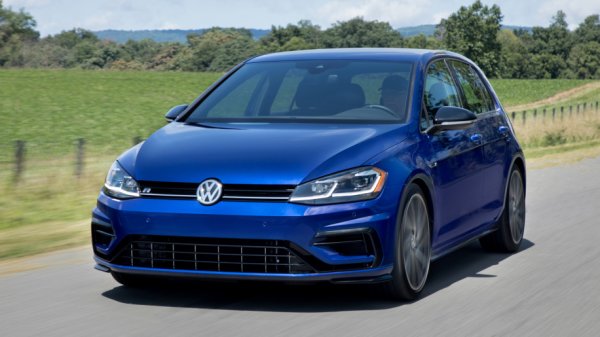 Volkswagen Golf 8-го поколения станет самозаряжающимся гибридом