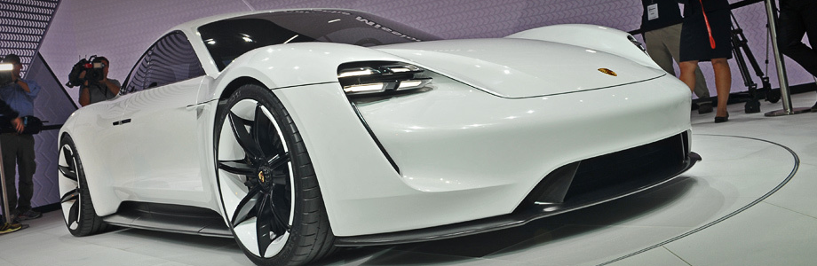Porsche выпустит первый электрический автомобиль